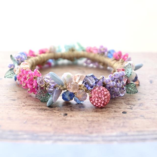 春もの超早割✨咲き誇る、イングリッシュガーデン…ビジュー シュシュ＊ブレスレット✨特集掲載作品