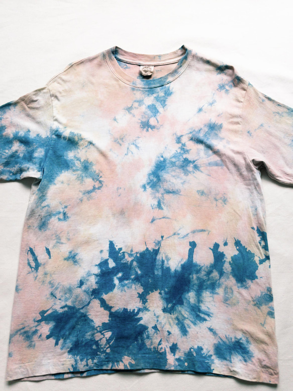 送料無料 "Coloring" 藍染+泥染Tシャツ オーガニックコットン使用　絞り染め 染色 2枚目の画像