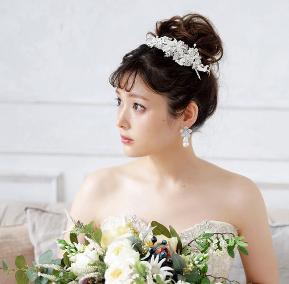 ヘッドドレス 結婚式　花嫁 ヘアアクセサリー ヘッドアクセサリー ウェディング ブライダル　フラワー　リーフ　小枝 1枚目の画像