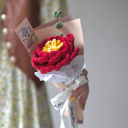 【枯れない花束/枯れない愛】ハンドメイド 花束 かぎ針編み ボタン　牡丹　ブーケ バレンタイン ウェディング 編み物 2枚目の画像