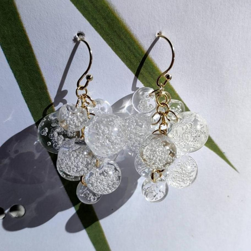 鈴丸バブルアクリルビーズのピアス/イヤリング/ノンホールピアス 泡