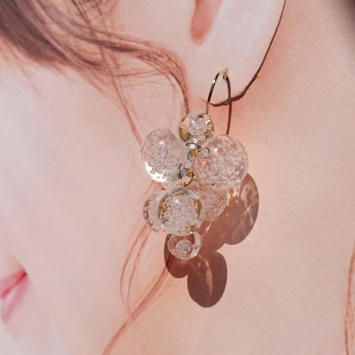 鈴丸バブルアクリルビーズのピアス/イヤリング/ノンホールピアス 泡