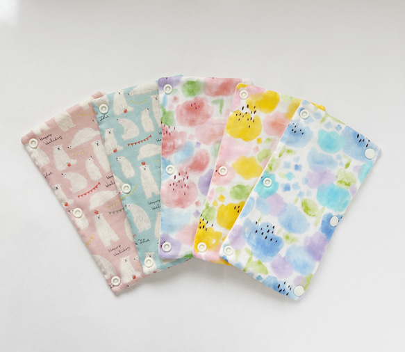 新柄追加☆水筒肩ひもカバー☆シートベルトカバーにも☆優しい色合い☆リバーシブル 5枚目の画像