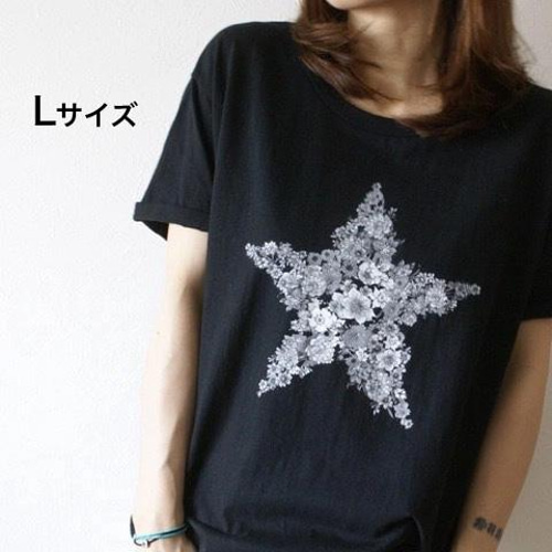 ☆ブラックStarTシャツ／大人の星柄（受注生産） Tシャツ by