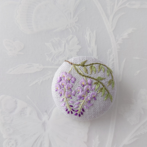 [専用　こり様]くるみボタン 刺繍 ブローチ ストラップ 刺繍ブローチ「藤の花」くるみボタン ブローチ 薄荷のドロップ 通販