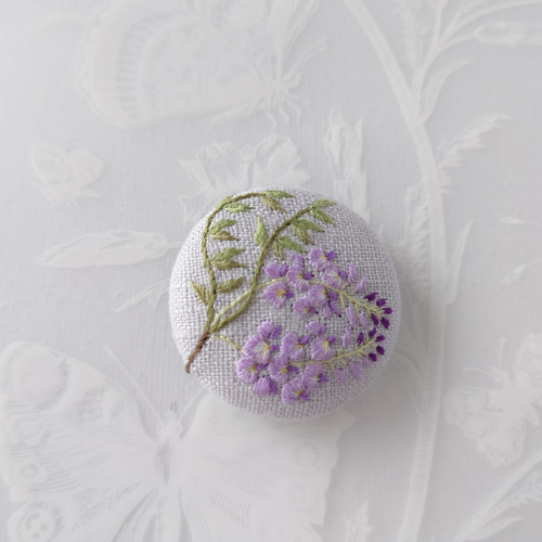刺繍ブローチ「藤の花」くるみボタン ブローチ 薄荷のドロップ 通販