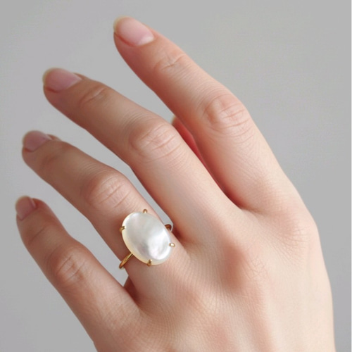 人気No.1☆アンティーク調のマザーオブパールのシンプルリング 大粒白