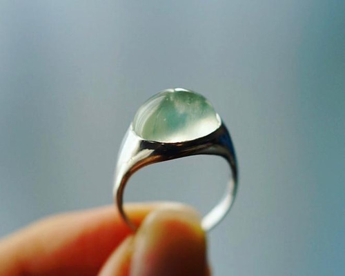 美品⭐︎プレナイト　葡萄石　大きい天然石のリング みずみずしい葡萄石のシグネットリング プレナイト 指輪・リング