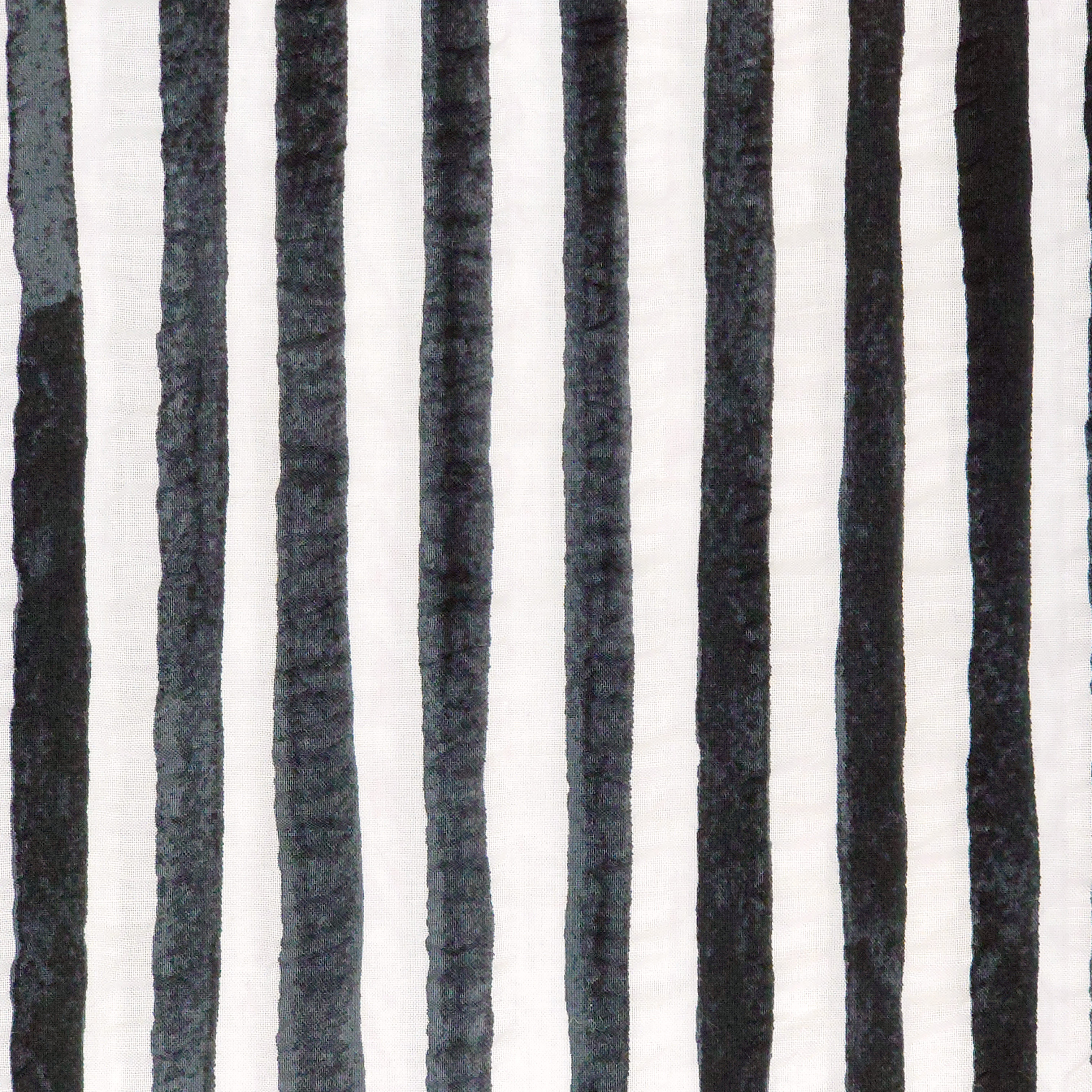 リップル 生地【50×110cm】ストライプ かすれ柄 コットン 綿100％ 黒 濃い灰色 ブラック 生地 手づくり創庫 アイリー 通販  11692031｜Creema(クリーマ)