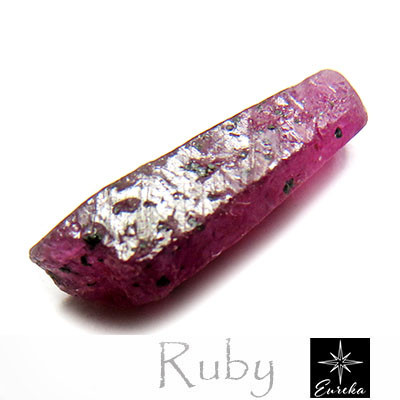 【Xmasクーポン 10％OFF】ルビー 原石 ギニア産 非加熱 結晶 コランダム 天然石 trg133