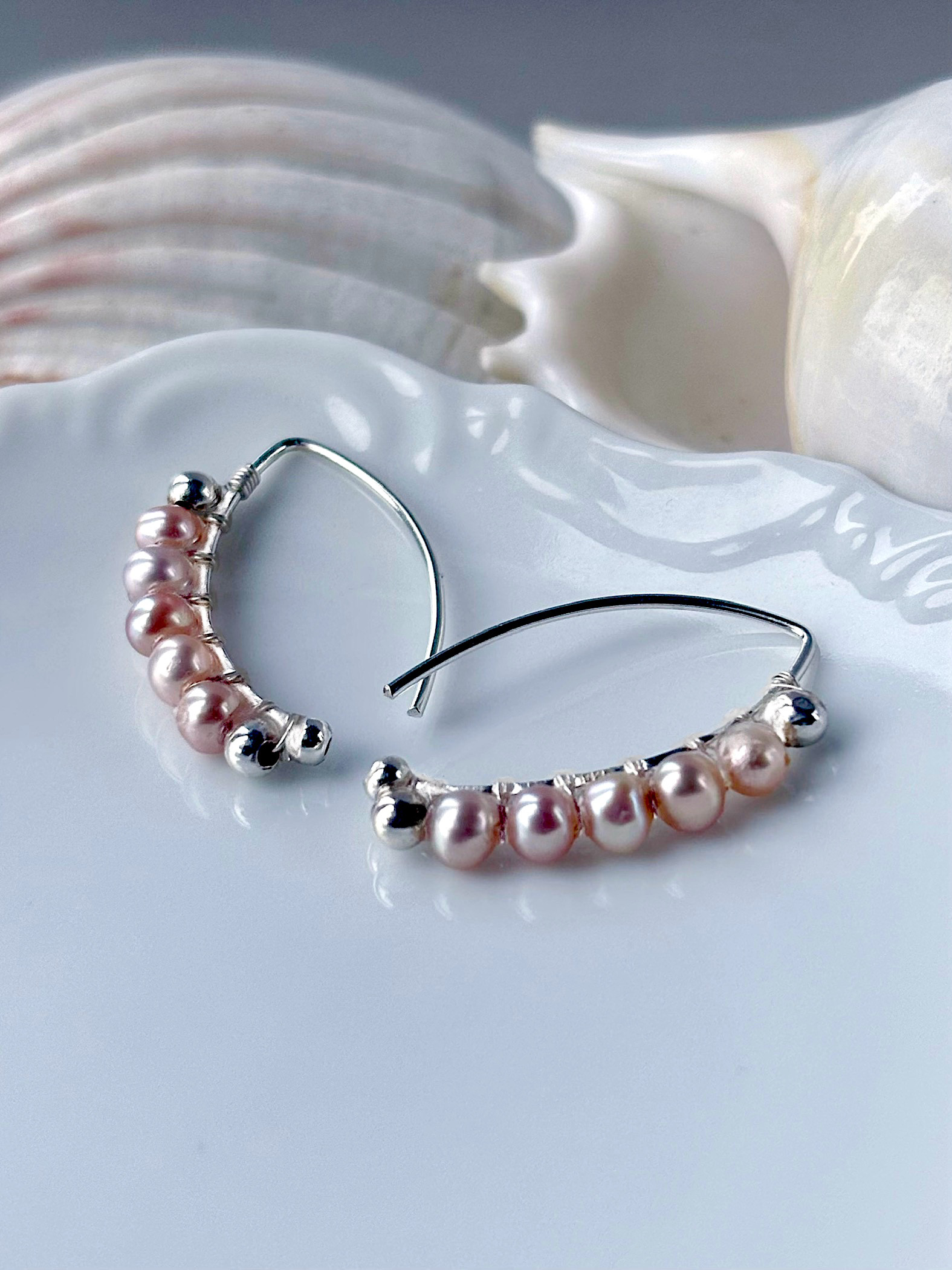 【925sv】高品質ラベンダーピンクの淡水真珠が涼しげで可愛らしいパールピアス❇︎小さなシルバーのマーキスフック