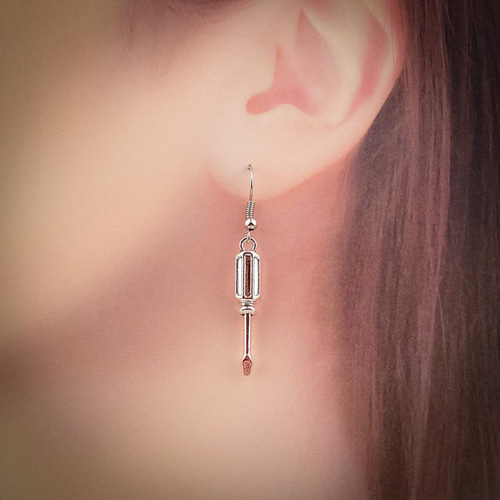 ドライバーとレンチ(スパナ)《工具セット》アシンメトリーピアス