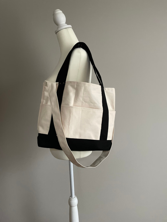 斜めがけtotebag きなりとくろ　11号帆布 1枚目の画像