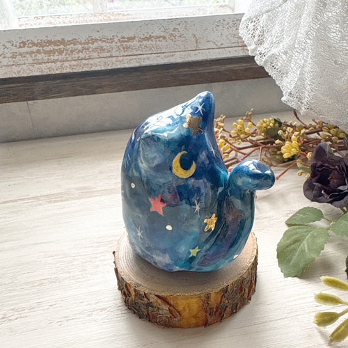 再販】日常の空 にゃんこペーパーウェイト / 陶器 置物 デスク 青空