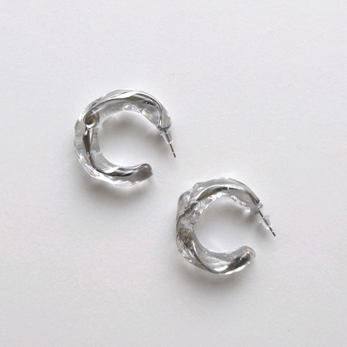 フープピアス 氷のツイストライン〜シルバー〜 クリアリング アクリル