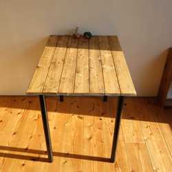 シンプルなダイニングテーブル《幅90ｘ奥行62cm》【無垢材・2人用】 5枚目の画像