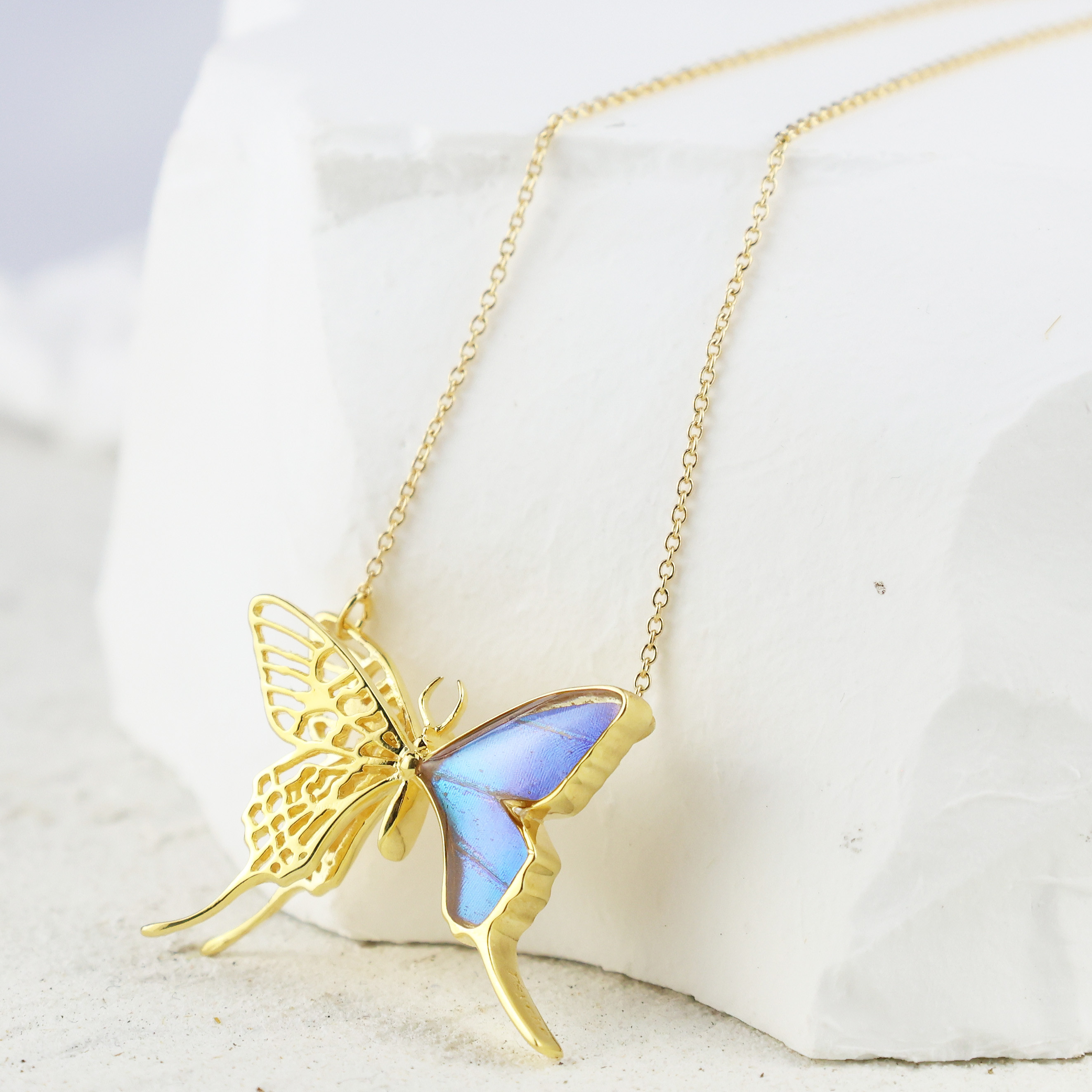 本物の蝶の羽　透かしデザインアゲハ蝶ネックレス　ゼフィリティスモルフォ　[zps027g-zep]