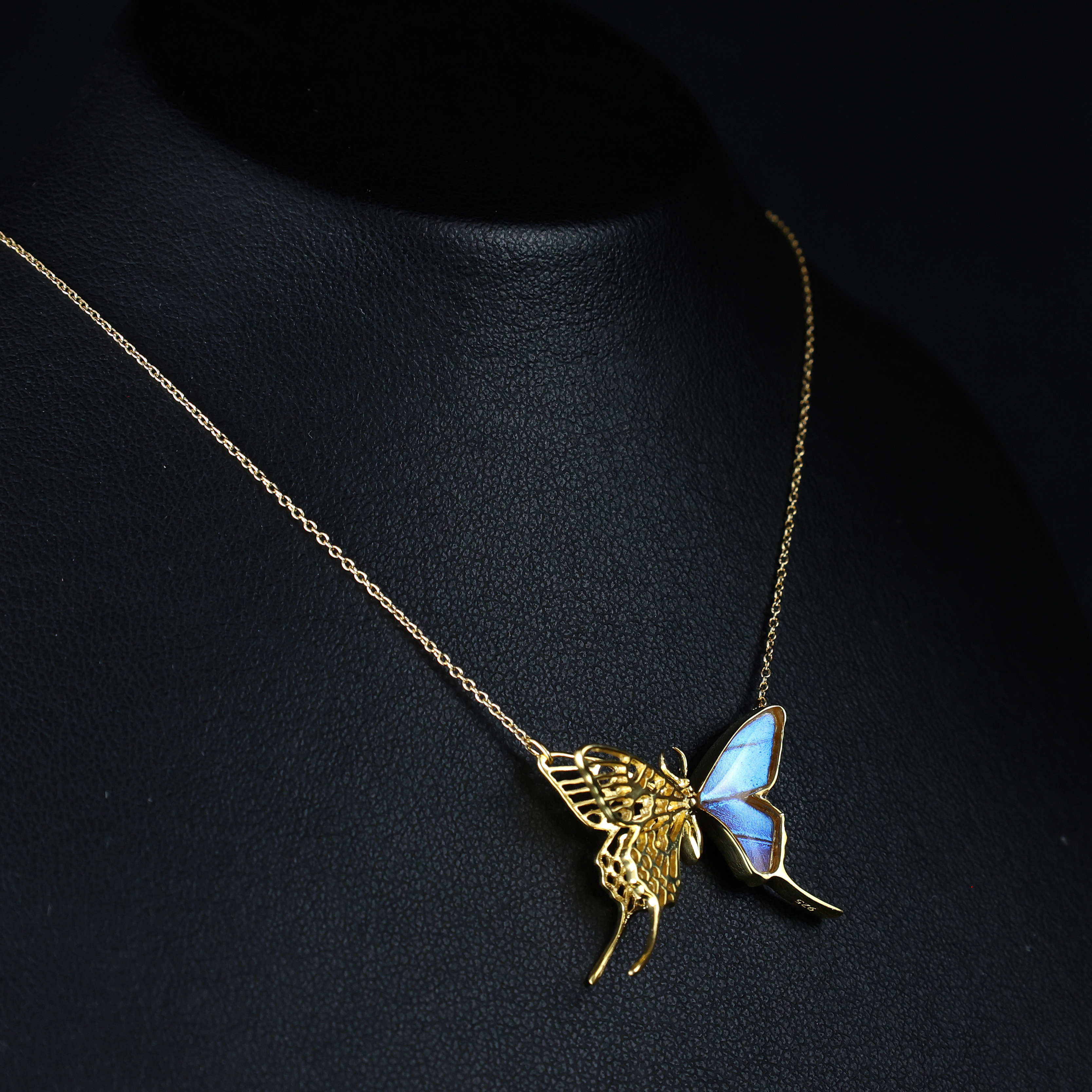 本物の蝶の羽　透かしデザインアゲハ蝶ネックレス　ゼフィリティスモルフォ　[zps027g-zep]