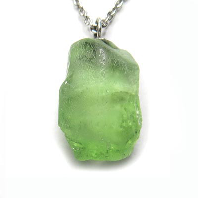 【Xmasクーポン 10％OFF】ペリドット 原石 ネックレス 天然石 ペンダント 8月 誕生石 gn216
