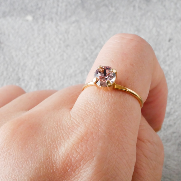 施華洛世奇水晶精緻簡約戒指（尺寸 10 均碼/淺紫水晶） 第6張的照片