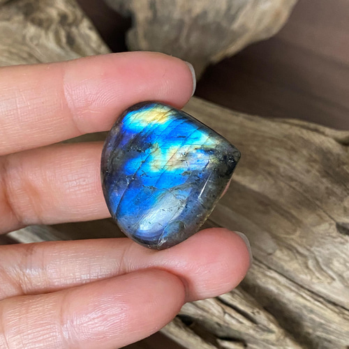 マルチカラー ラブラドライト マロン型 天然石 ルース Labradorite 07