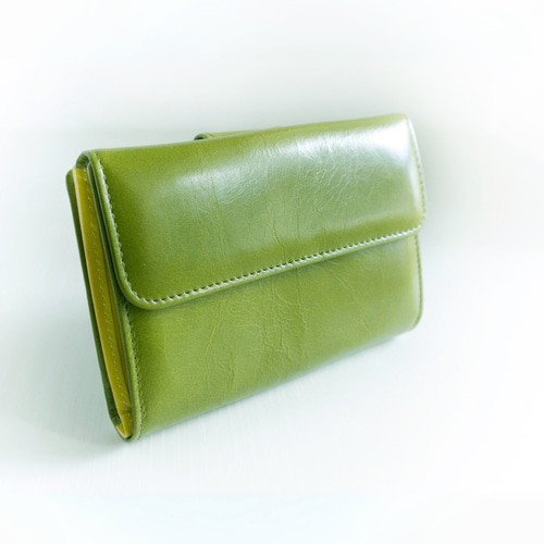 かえで様、二つ折 入荷予定】二つ折り財布 カルテラ Cartera （アップルグリーン