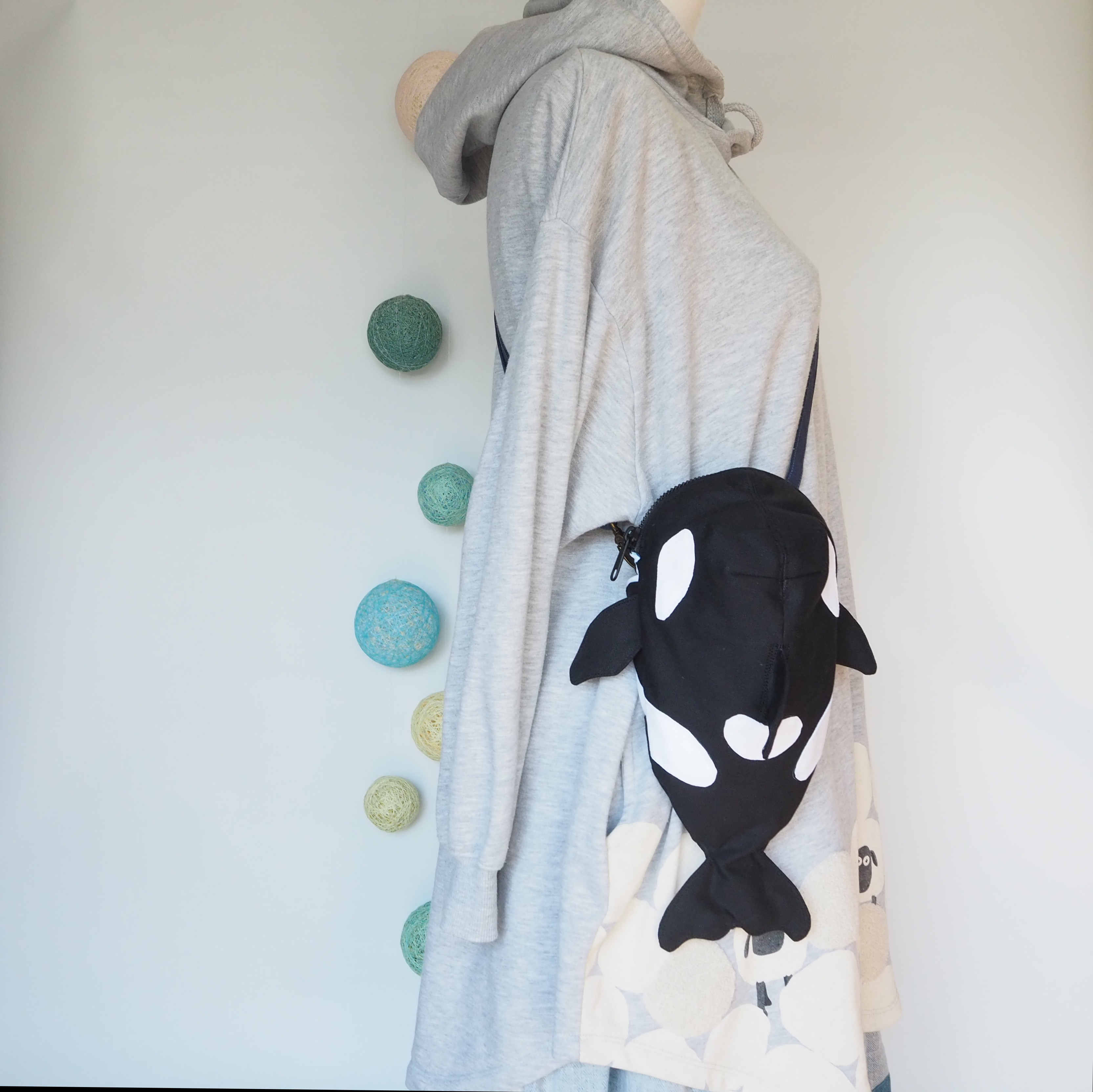 シャチさんの帆布ファスナーポーチ　Sサイズ 4,851円