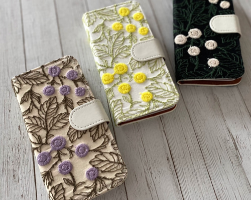 ★刺繍いと★【新品未使用】フルラ＊ケース＊アイボリー セール】立体刺繍スマホケース iPhone カバー PUレザー【iPhone
