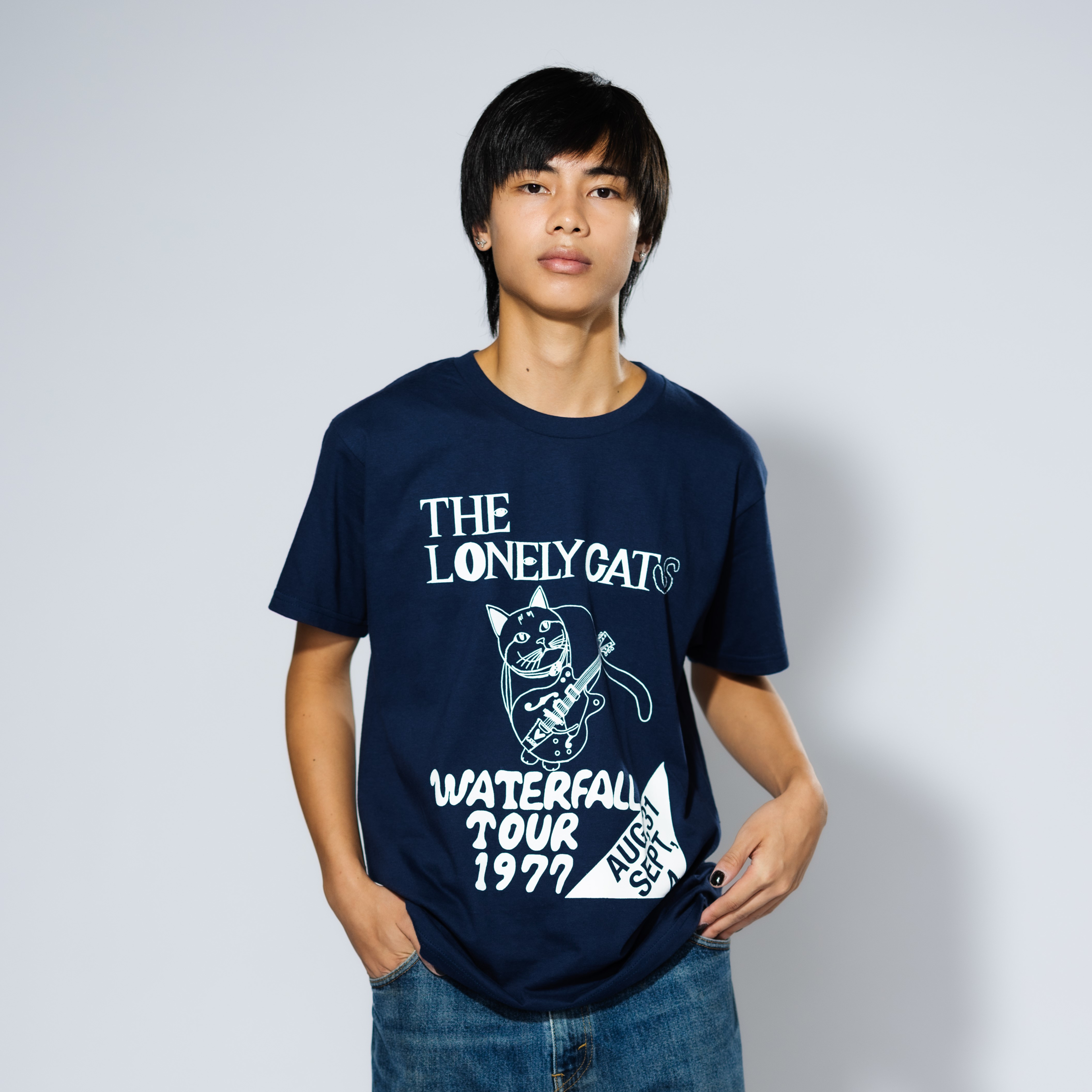 猫ツアーT「猫バンド」（レコードワッペン）　ネイビー　Lサイズ　夏　WATERFALLオリジナル　生産数量限定品 4,675円
