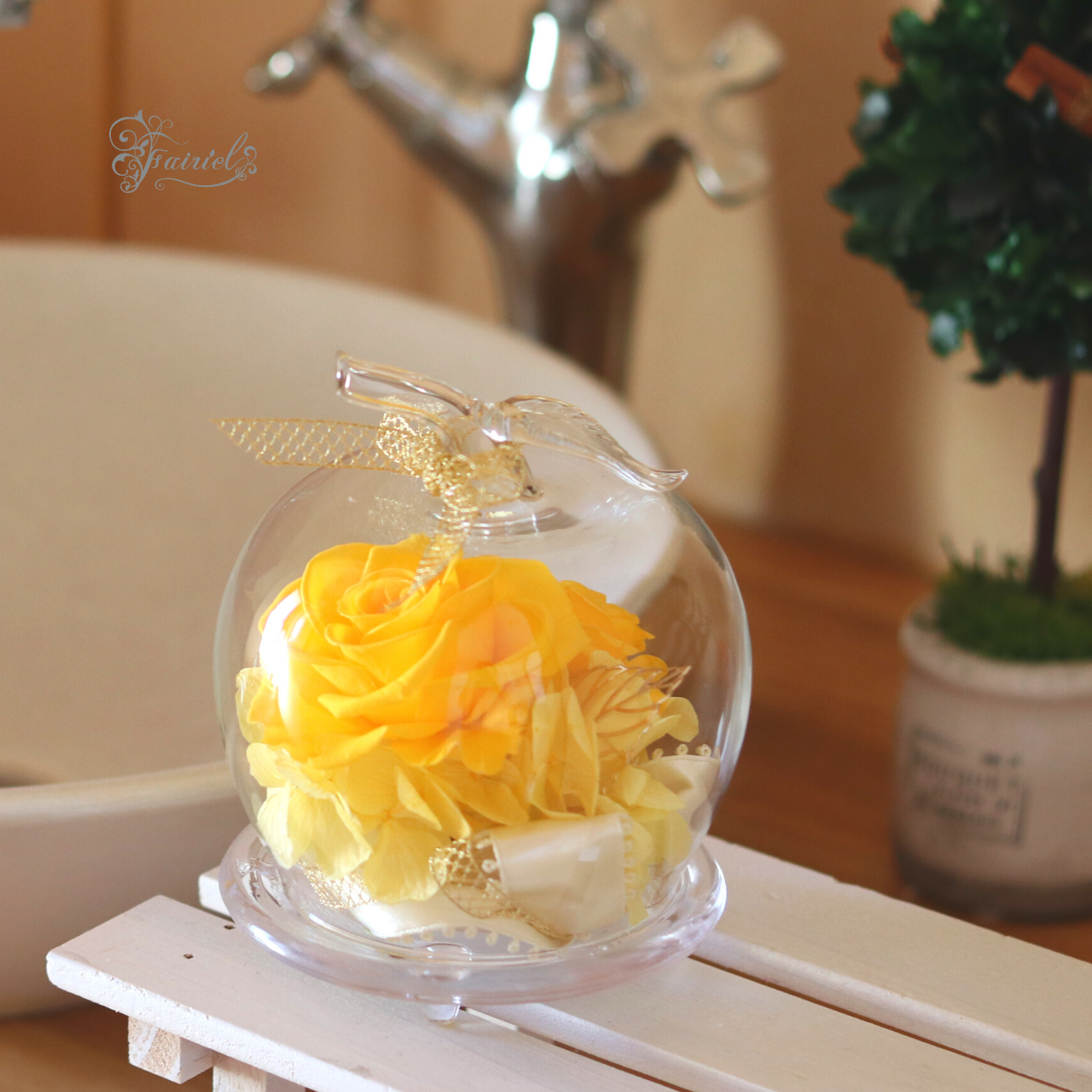 おしゃれなガラスドーム　アップル　黄色いバラ　イエロー　プリザーブドフラワーギフト【ラッピング・メッセージカード無料】