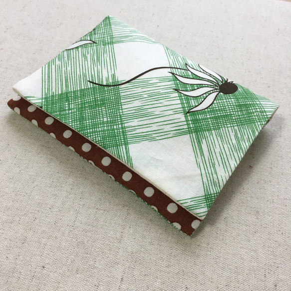 [免運費] 袖珍紙巾、面膜盒 綠格子和搖曳的花朵 3 第3張的照片