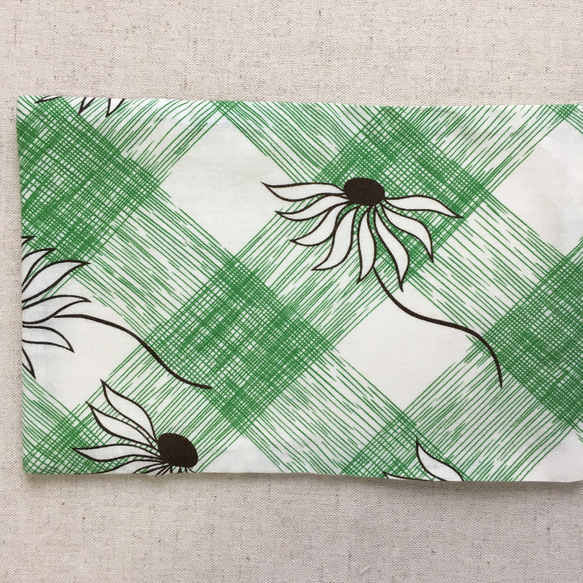 [免運費] 袖珍紙巾、面膜盒 綠格子和搖曳的花朵 3 第2張的照片