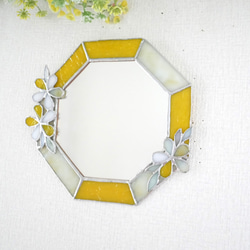 ✴︎:.。ブラウンとホワイトのツートン八角形鏡♪　ステンドグラス　(22㎝） ✴︎:.。ブラウンとホワイトのツートン八角形鏡♪ ステンド