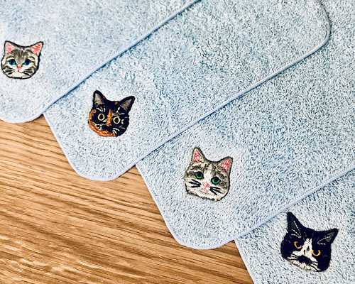 猫さん刺繍晴れやかパステルブルーの泉州ハンカチタオル ハンカチ