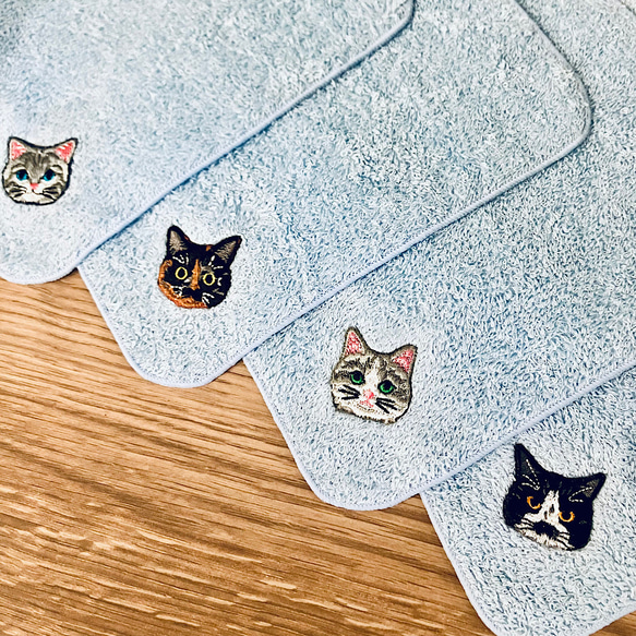 猫さん刺繍晴れやかパステルブルーの泉州ハンカチタオル ハンカチ