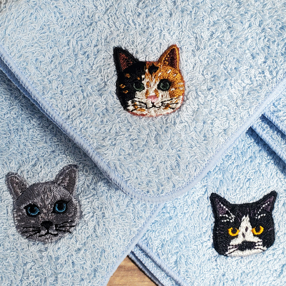 猫さん刺繍晴れやかパステルブルーの泉州ハンカチタオル 7枚目の画像
