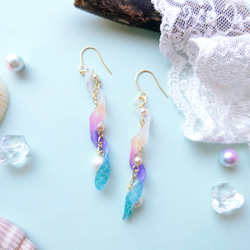 水流-つる- 宇宙（そら）を纏った人魚の鱗イヤリング・ピアス