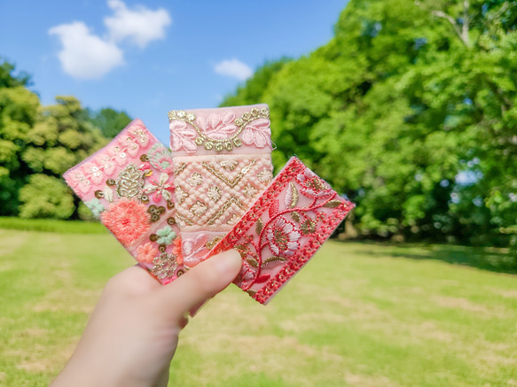 ふんわりパステルピンクのインド刺繍リボンのパッチンピン　 　　 6枚目の画像