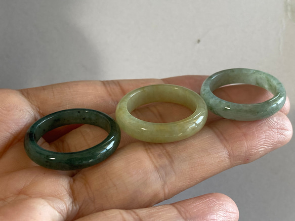 RG23-110 美品 19.5号 ミャンマー産 天然 本翡翠 リング 指輪 硬玉 くりぬき 誕生石 7枚目の画像