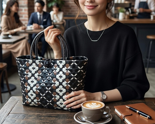洗える プラカゴバッグ 黒基調 大人可愛い 花柄ライン カゴバッグ ～M