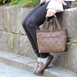 チョコレートブラウン色がかわいい◎お出かけハンドバッグ 5枚目の画像