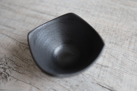 【陶器】黒釉スクエアbowl ss 5枚目の画像
