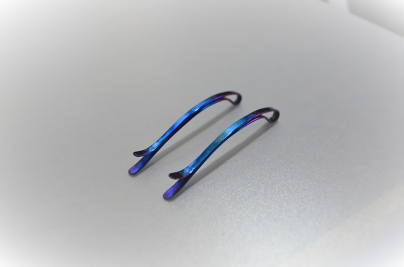 2個セット・チタン製ヘアピン・ディープブルー・Titanium hairpin・受注生産 1枚目の画像