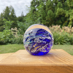 オバタ硝子工房　宙soraのペーパーウェイト 　瑠璃色　コバルトブルー　ガラス 7枚目の画像