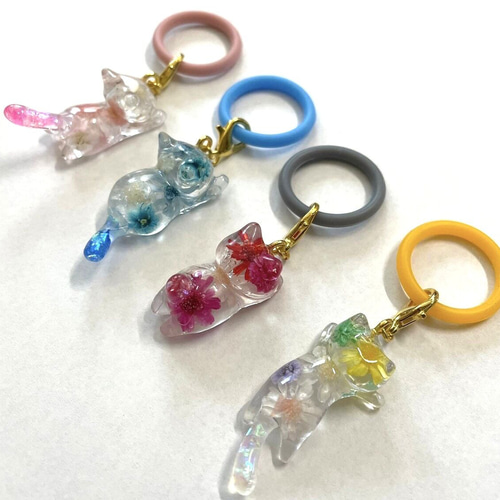 お名前入り*カラフルフラワーのねこチャーム(傘マーカー お名前入り*カラフルフラワーのねこチャーム(傘マーカー