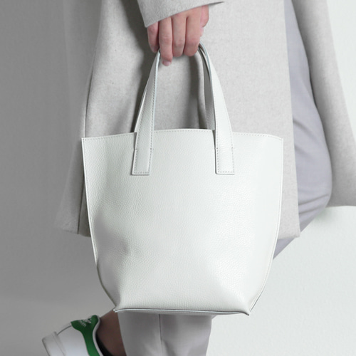 【新品•未使用】スクエアレザーターンロックベルトPUレザーハンドバッグ　ホワイト 楽天市場】スクエア レザー（カラーホワイト）（バッグ｜バッグ