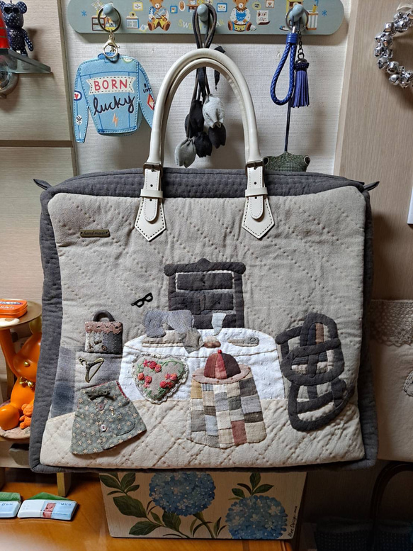 パッチワークキルトバッグ　ハンドメイド ハンドメイド のパッチワークキルトのトートバッグ
