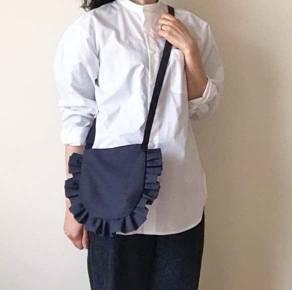 【受注生産】 ミニサイズfrill shoulder bag （navy） 5枚目の画像