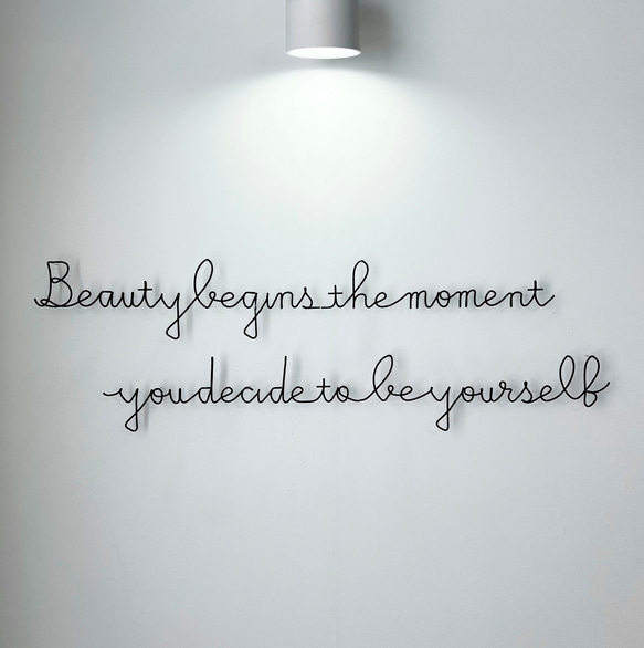 ココシャネル名言（Ｌサイズ）　 ワイヤーアート ワイヤークラフト ワイヤーレタリング 壁飾り 2枚目の画像