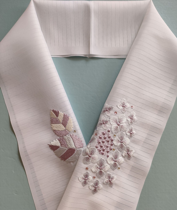 刺繍半衿　紫陽花とラインストーン雫　絽 2枚目の画像